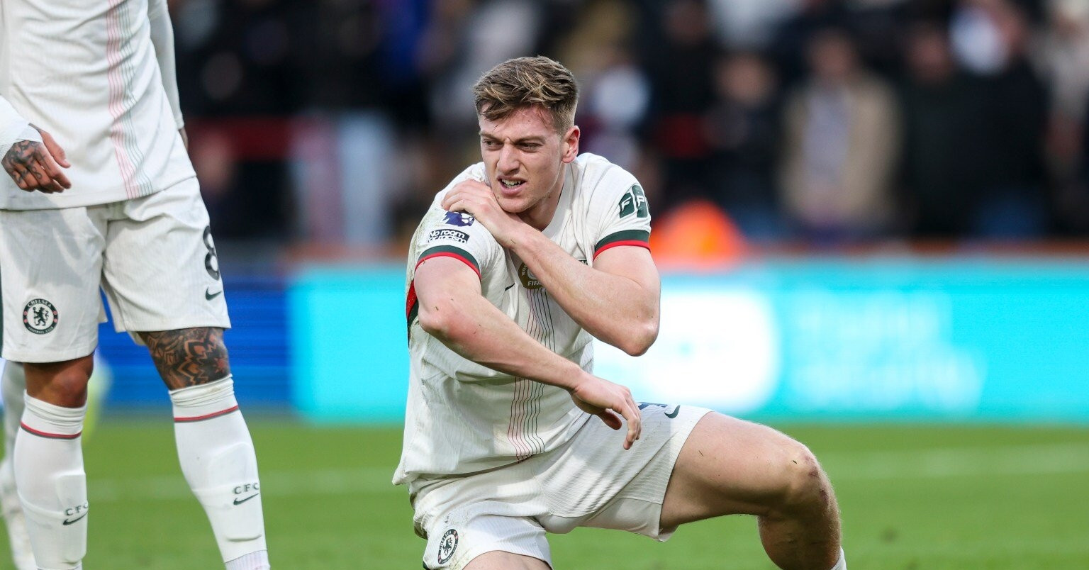 Chelsea nhận tin 'sét đánh'