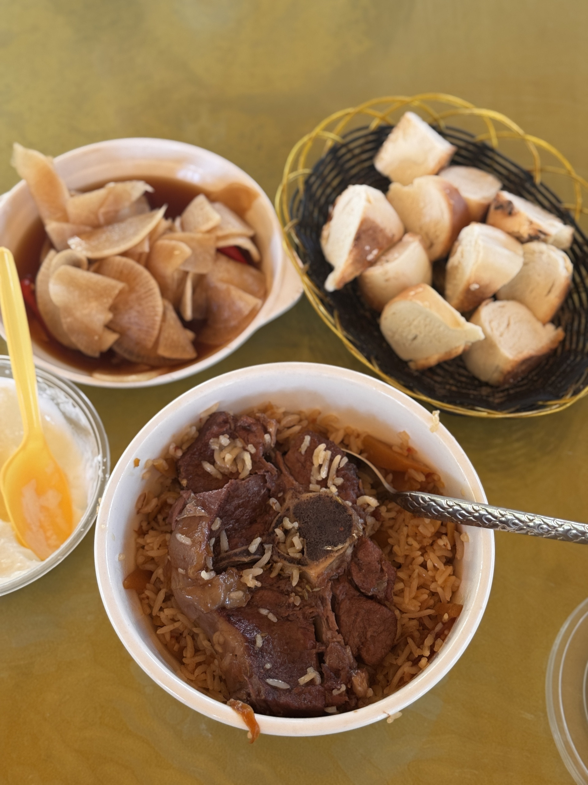 https://static-images.vnncdn.net/vps_images_publish/000001/000003/2025/12/8/du-lich-tan-cuong-1079.jpg