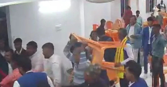 Gia đình cô dâu chú rể hỗn chiến vì món tráng miệng trong đám cưới