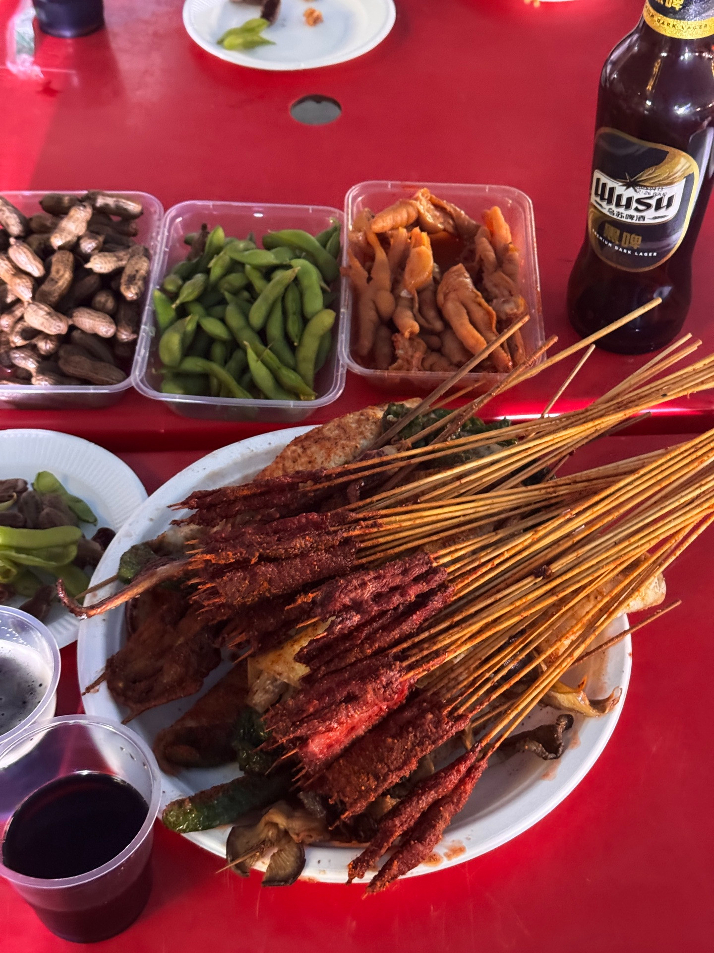 https://static-images.vnncdn.net/vps_images_publish/000001/000003/2025/12/8/ho-nuoc-xanh-nhu-ngoc-gay-sot-mang-khach-viet-tung-trai-nghiem-noi-gi-1077.jpg