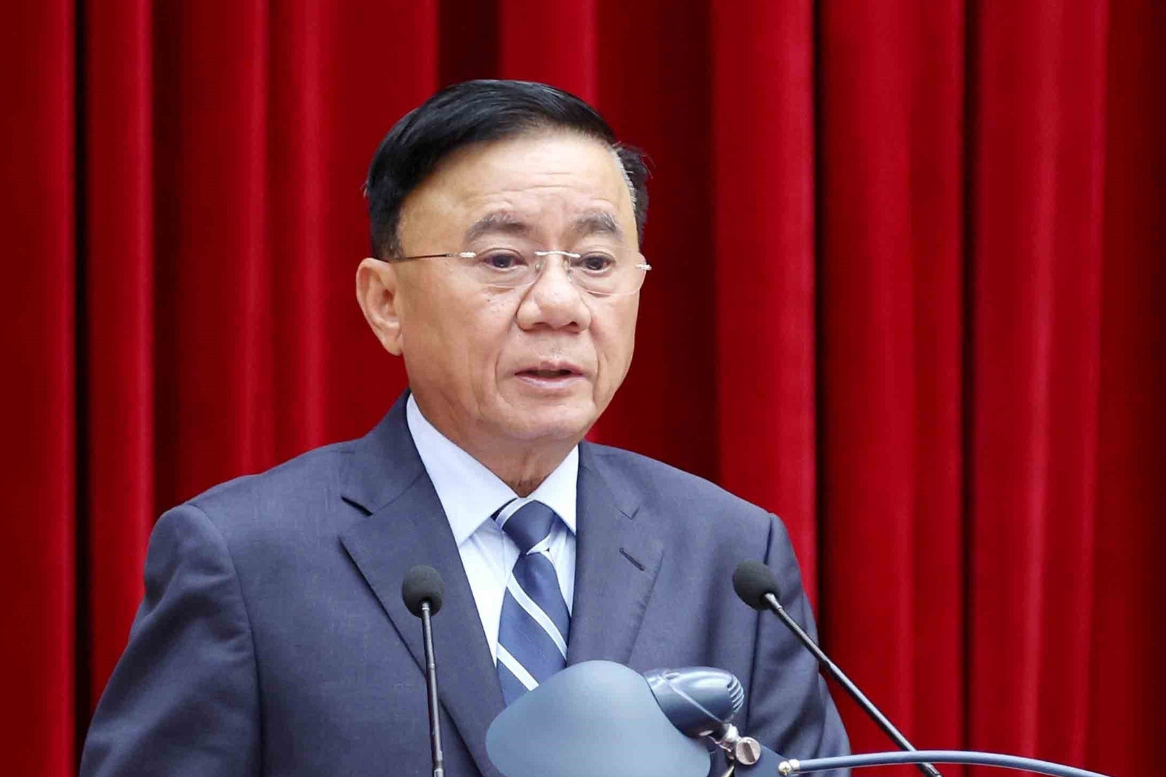 Kịp thời thay thế, cho từ chức, miễn nhiệm cán bộ thiếu trách nhiệm, uy tín thấp