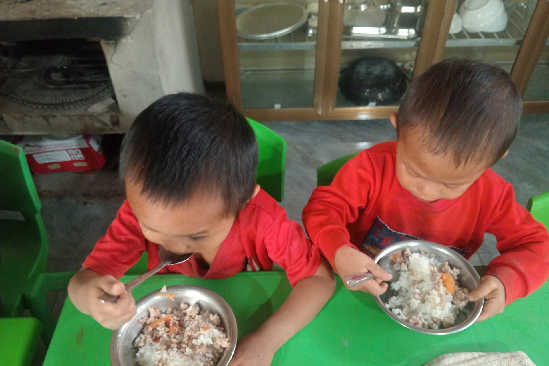 Mạnh thường quân tố không liên lạc được người nhận tiền Nuôi em, công an vào cuộc