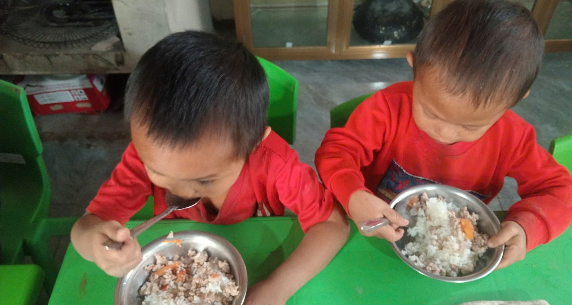 Mạnh thường quân tố không gọi được người nhận tiền Nuôi em, công an vào cuộc