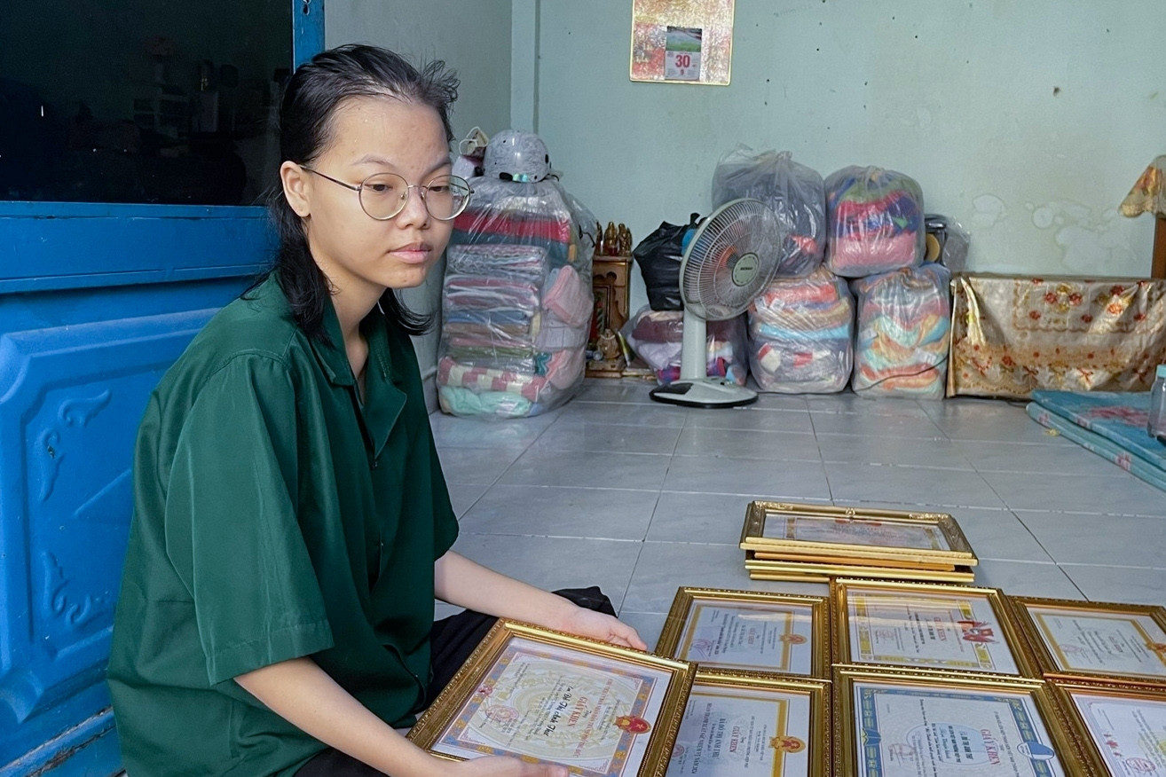 Nữ sinh mắc bệnh hiểm nghèo, đường đến trường dang dở vì gia đình kiệt quệ