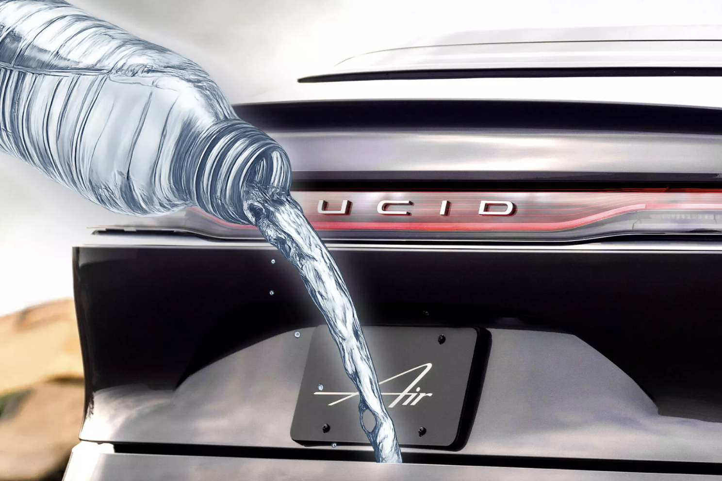 Nước đổ trong cốp, chủ xe điện choáng với hóa đơn sửa bằng giá chiếc Corolla cũ