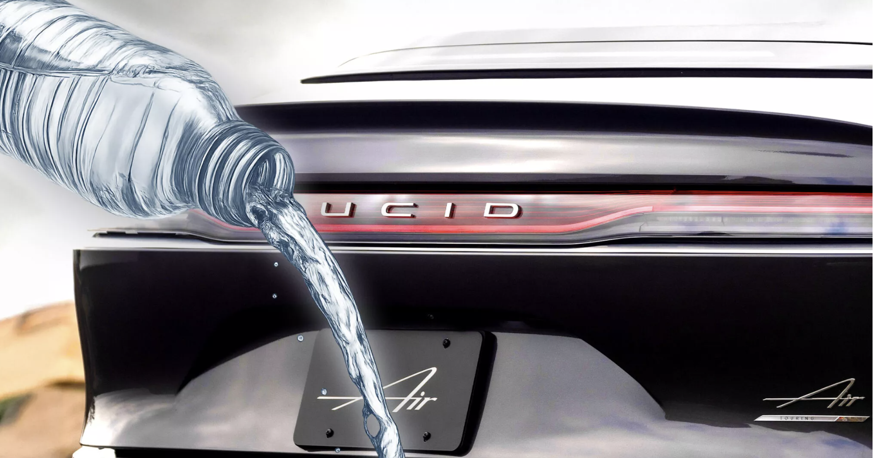 Nước đổ trong cốp, chủ xe điện choáng với hóa đơn sửa bằng giá chiếc Corolla cũ