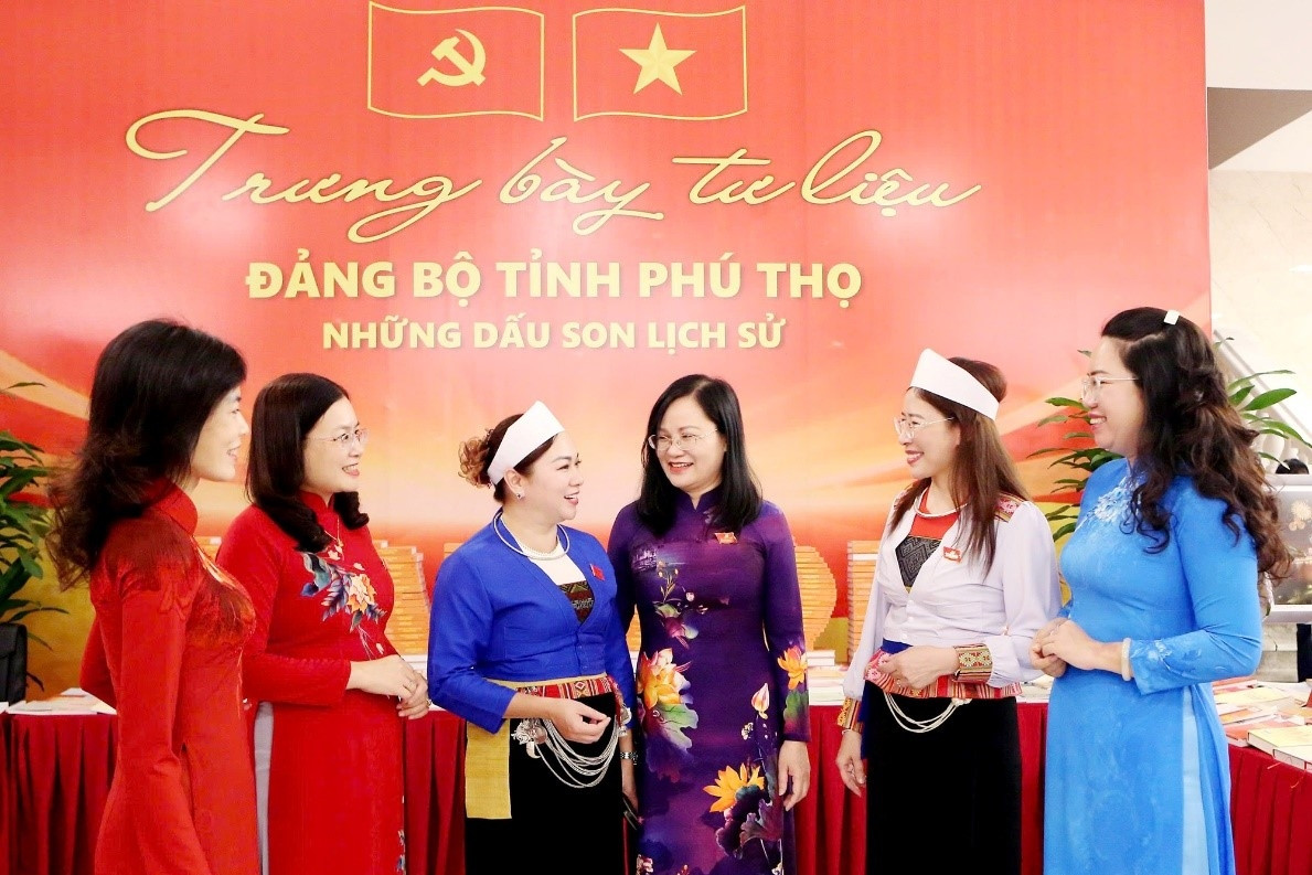 Phú Thọ siết chặt văn hóa công sở: '4 xin - 4 luôn', không mặc quần bò, váy ngắn