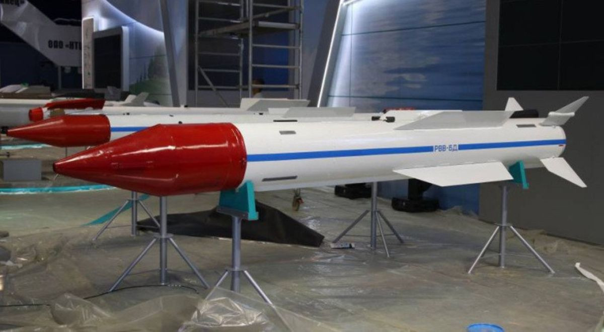 Tên lửa R 37M.jpg