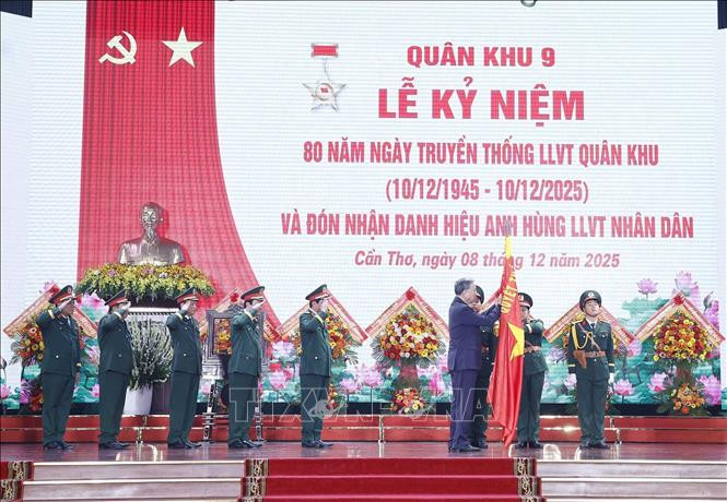 Tổng Bí thư: Tập trung xây dựng lực lượng vũ trang Quân khu 9 cách mạng, chính quy, tinh nhuệ, hiện đại