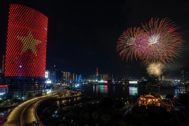 TPHCM bắn pháo hoa tại 4 điểm chào đón năm mới 2026