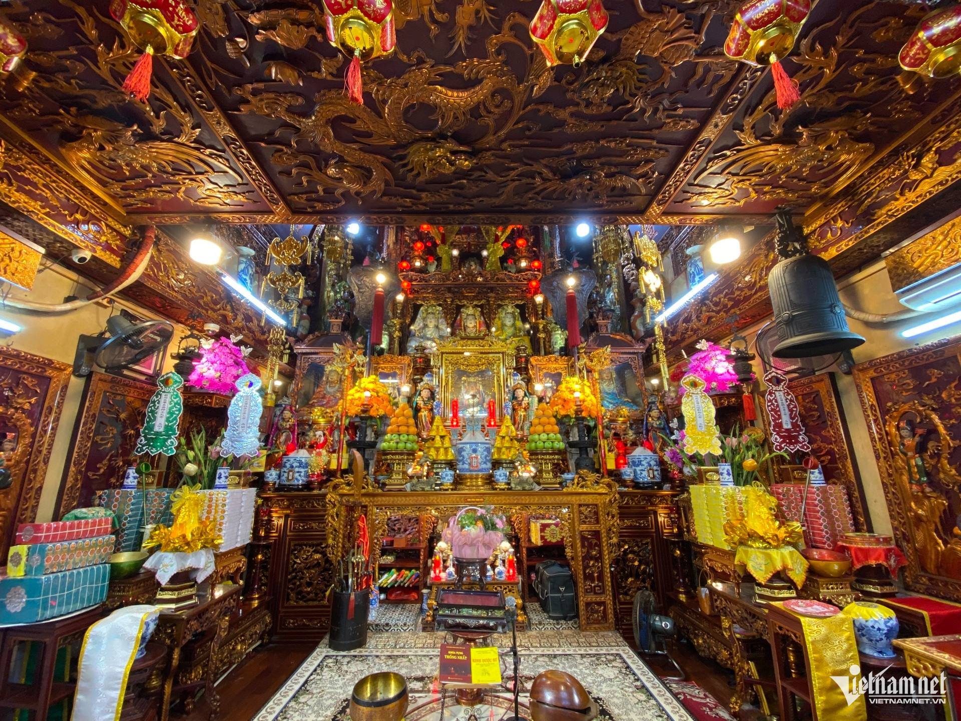 W-đền Hàng Bạc.jpg