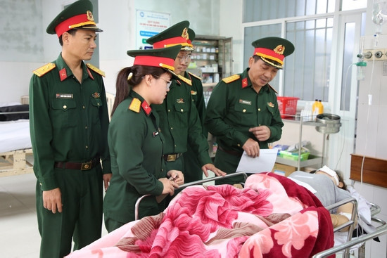 Bản tin trưa 09/12: Danh tính hai đối tượng kề dao vào cổ tài xế cướp xe Bản tin trưa 09/12: Danh tính hai đối tượng kề dao vào cổ tài xế cướp xe