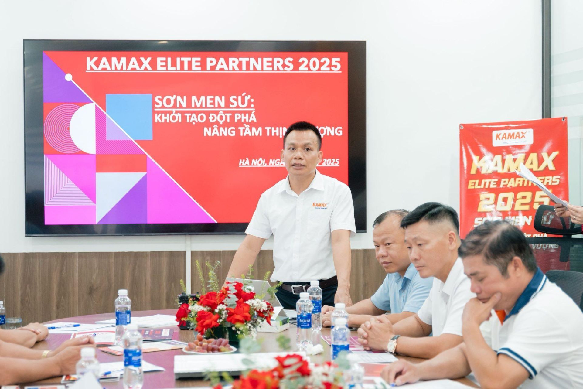 Hệ thống phân phối Sơn Kamax thu hút nhiều đại lý