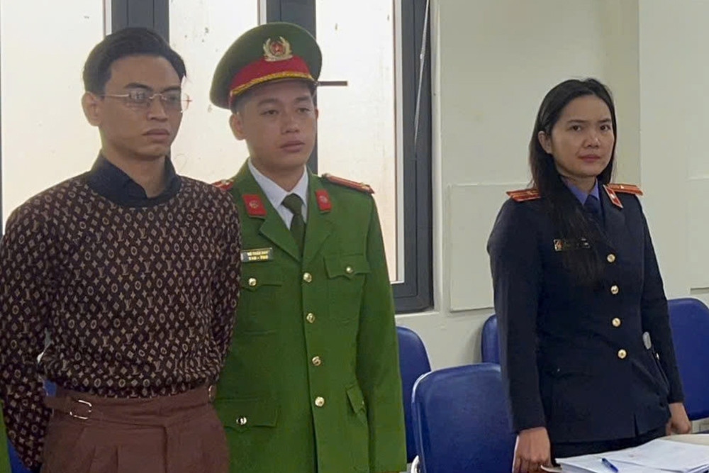 Khởi tố, bắt tạm giam 'tổng tài' chỉ đạo đánh người tại quán cà phê ở Hà Nội