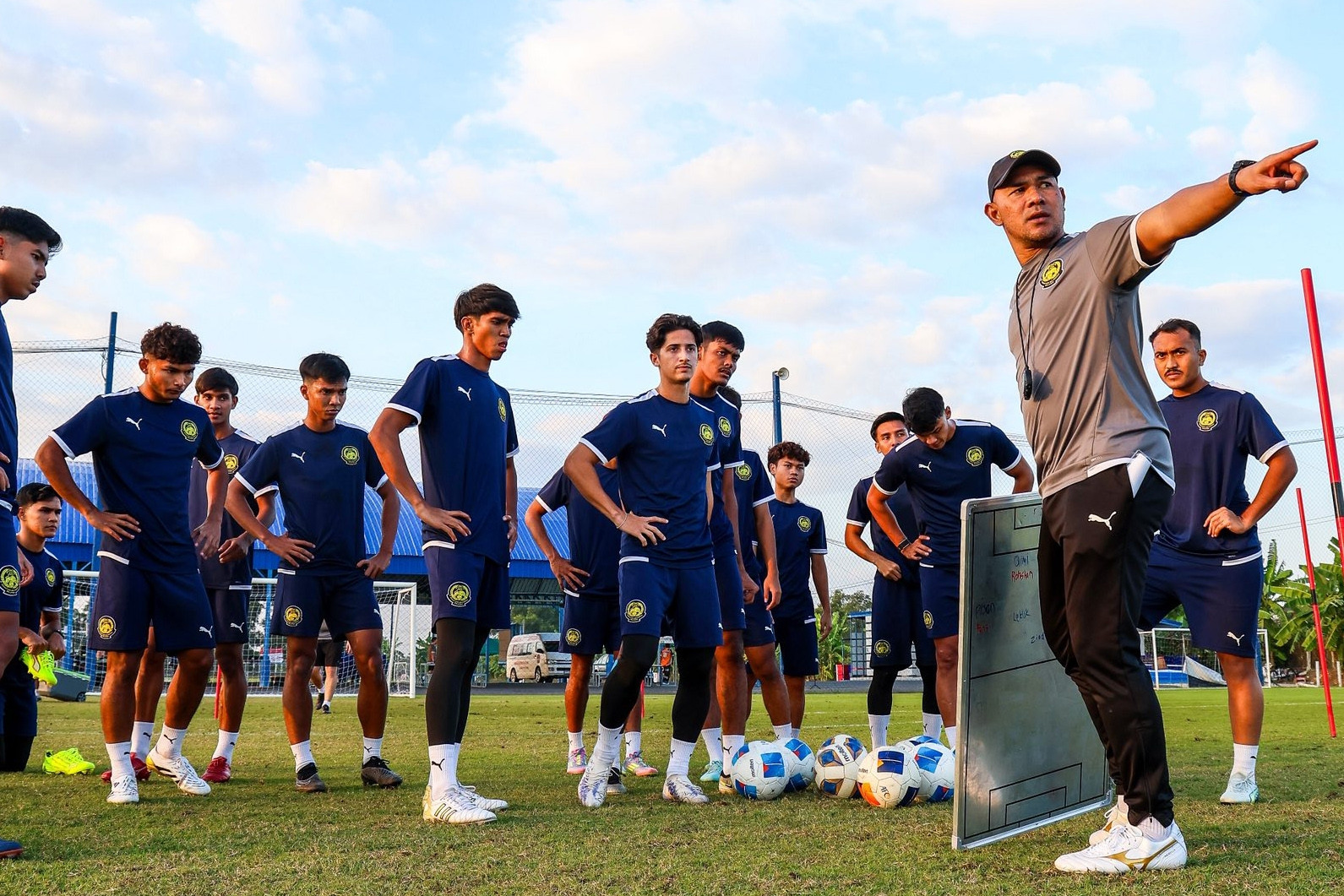 Malaysia có viện binh, mặc áo không số giấu bài đấu U22 Việt Nam