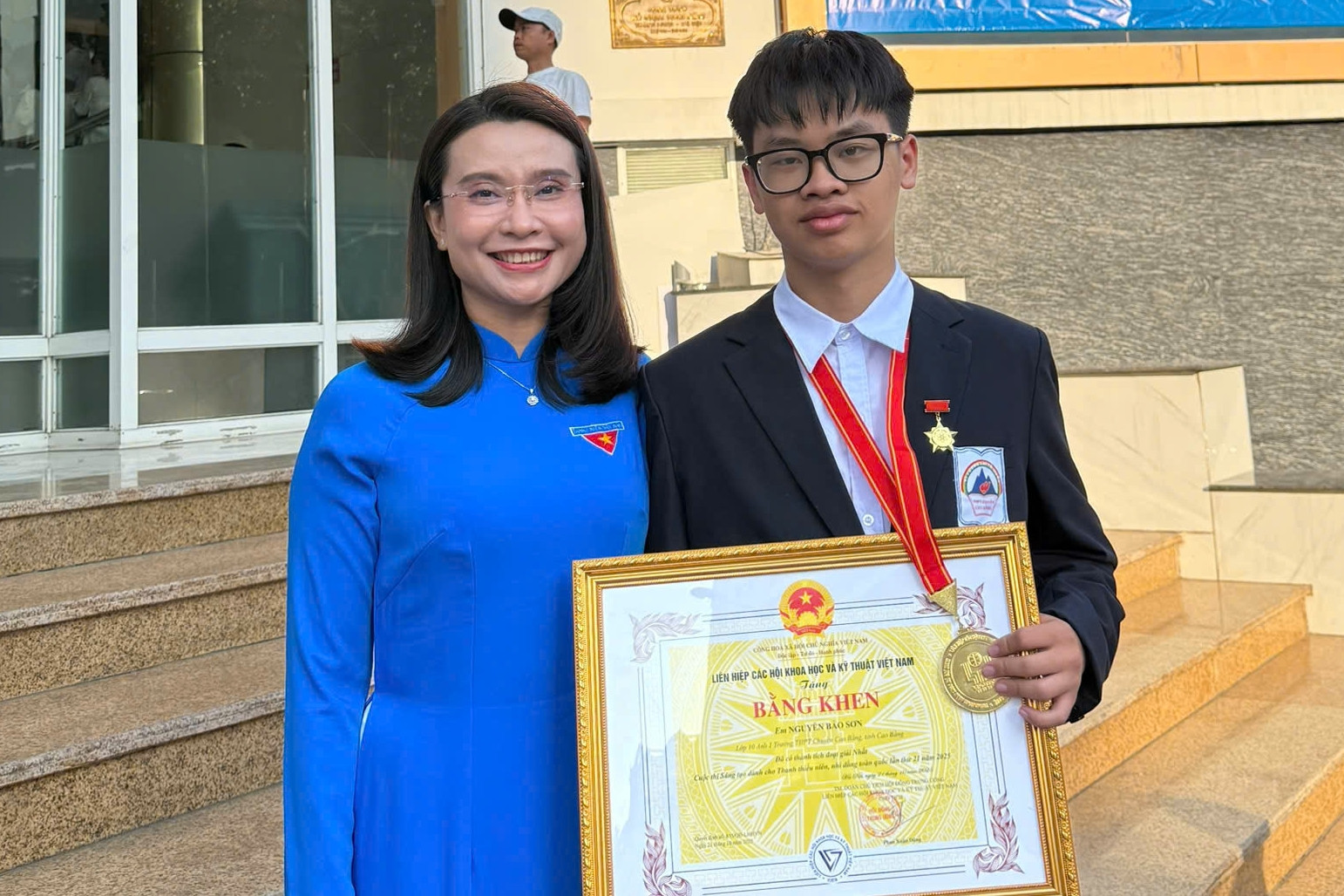 Nam sinh 15 tuổi đưa Non nước Cao Bằng đến UNESCO và 'cú đúp' vàng sáng chế