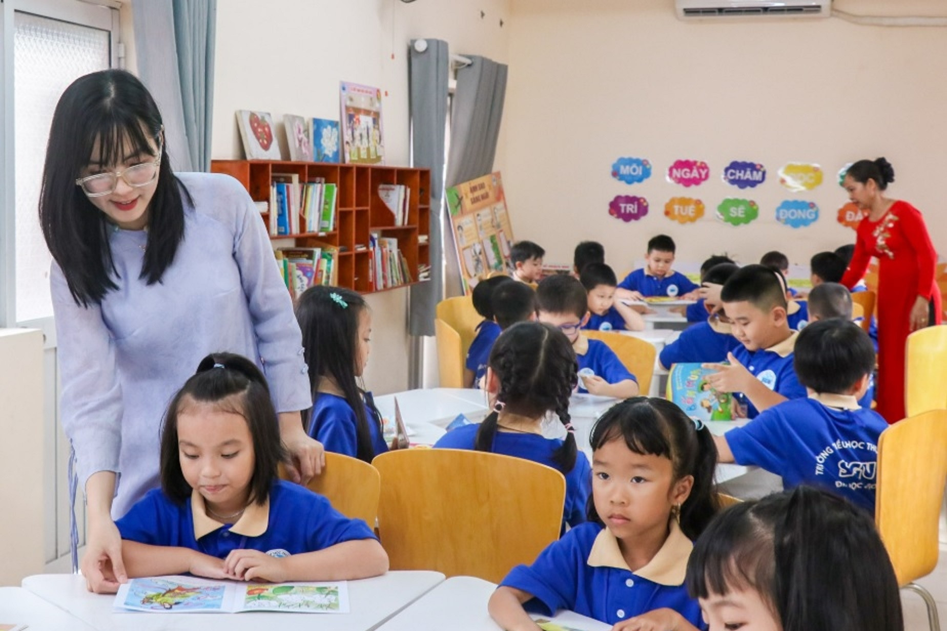 Đề xuất hỗ trợ trọn gói từ bữa ăn đến học phẩm cho học sinh nghèo ở TPHCM