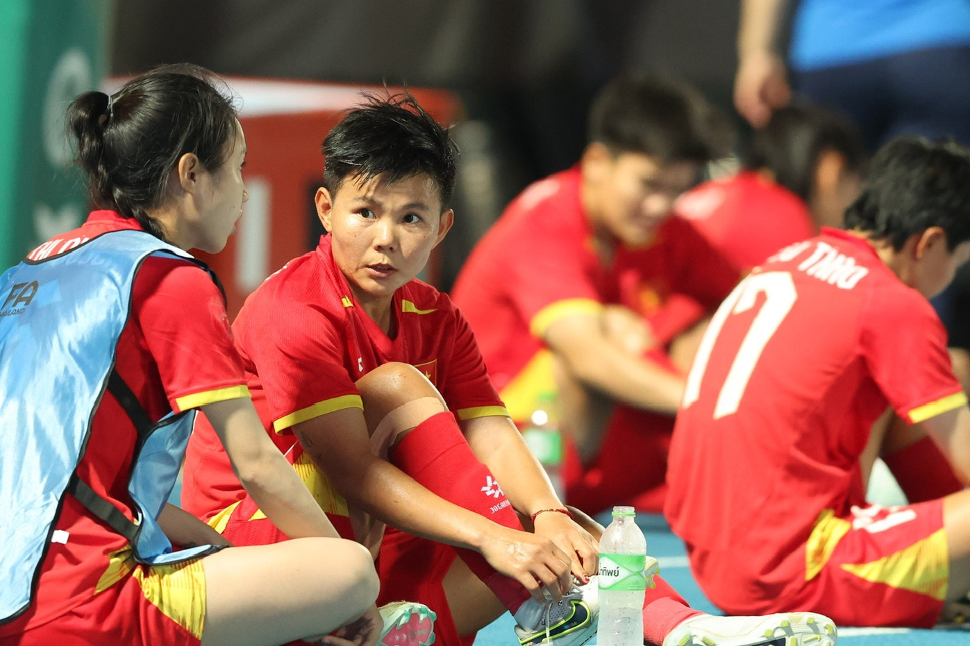 Tuyển nữ Việt Nam chịu nhiều thiệt thòi, VFF kiến nghị Bộ trưởng