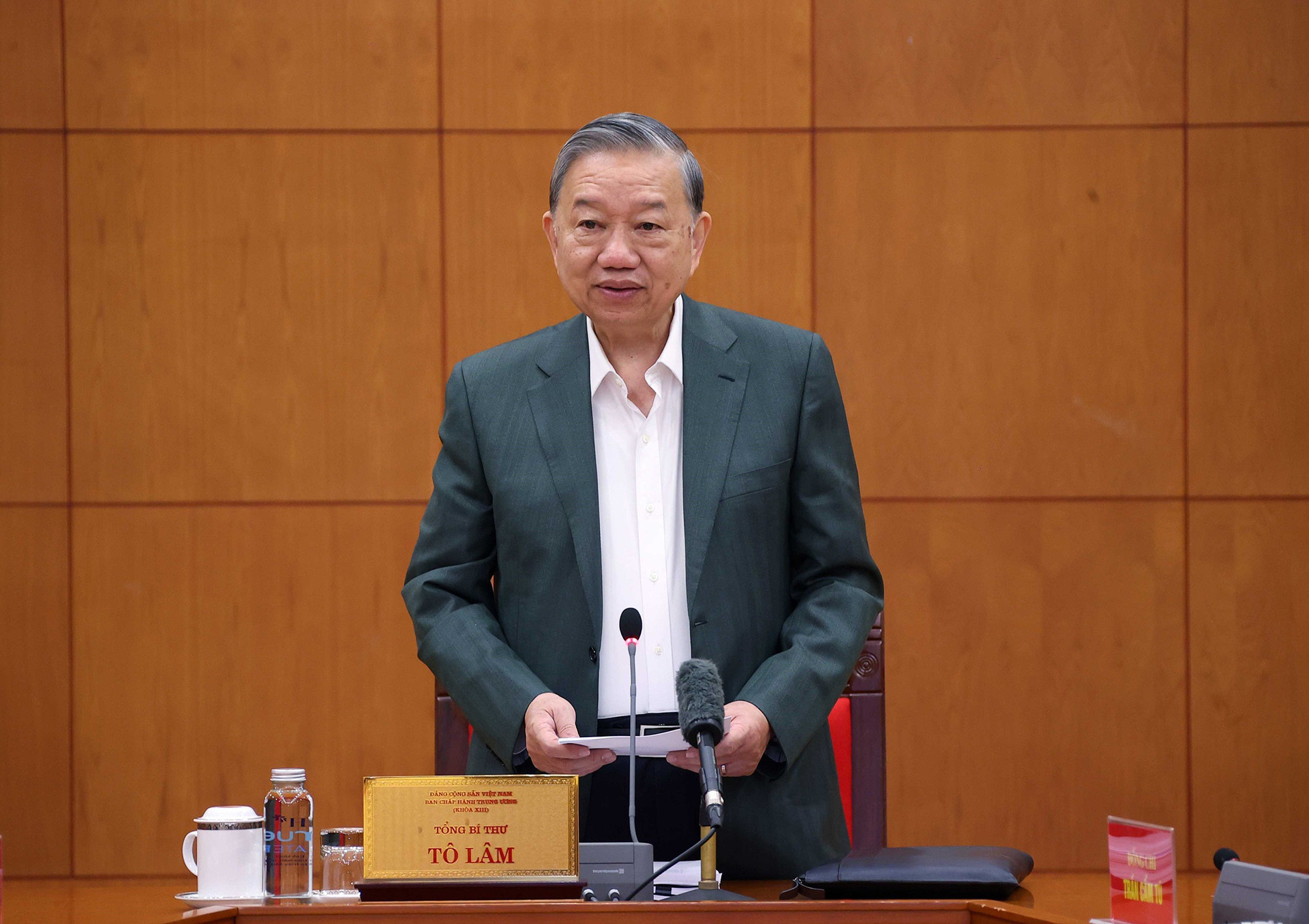 vnapotaltongbithutolamchutribuoilamviecvoithuongtruccactieubandaihoixivcuadang8459169 17652555592671692703699.jpg