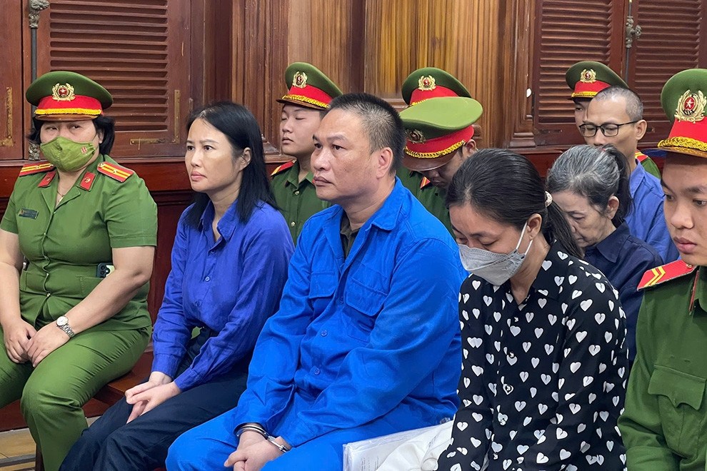 Vụ AIC: Anh trai bị cáo Nguyễn Thị Thanh Nhàn bất ngờ xuất hiện tại tòa