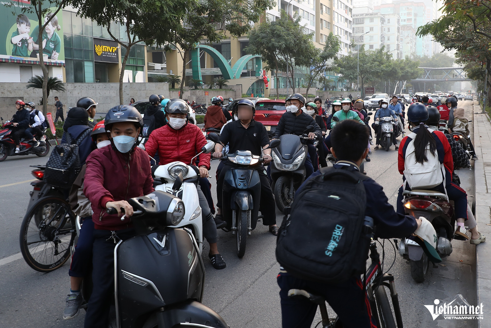 W-di nguoc chieu 3 sao chép.jpg