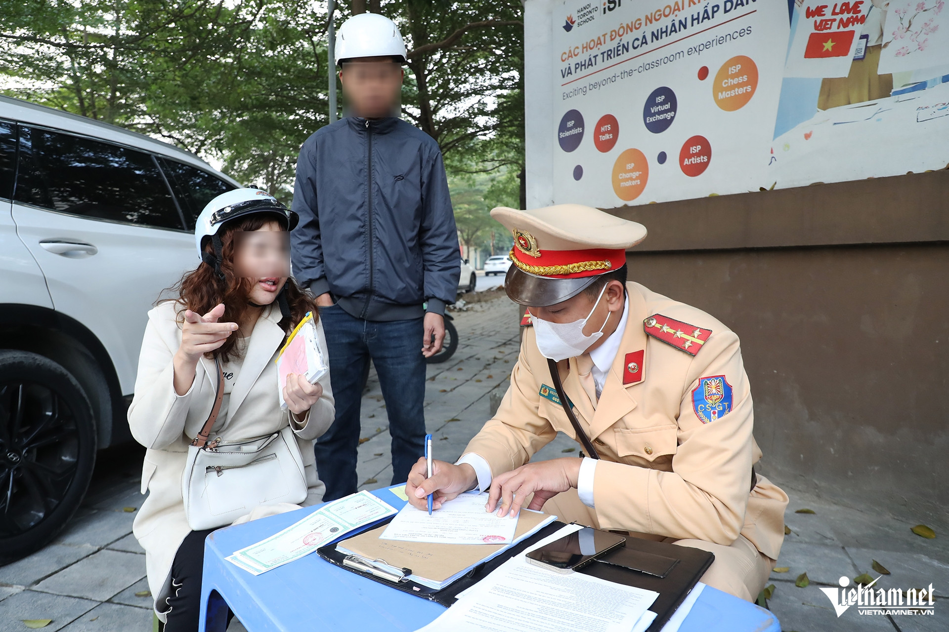 W-di nguoc chieu 6 sao chép.jpg