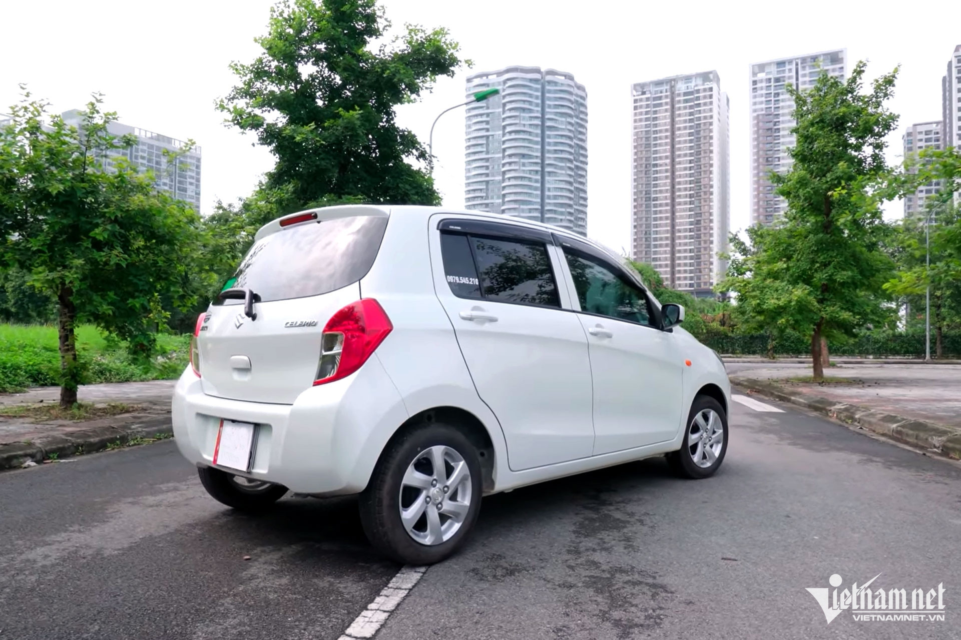 https://static-images.vnncdn.net/vps_images_publish/000001/000003/2025/12/9/w-suzuki-celerio-cu-2-95.jpg