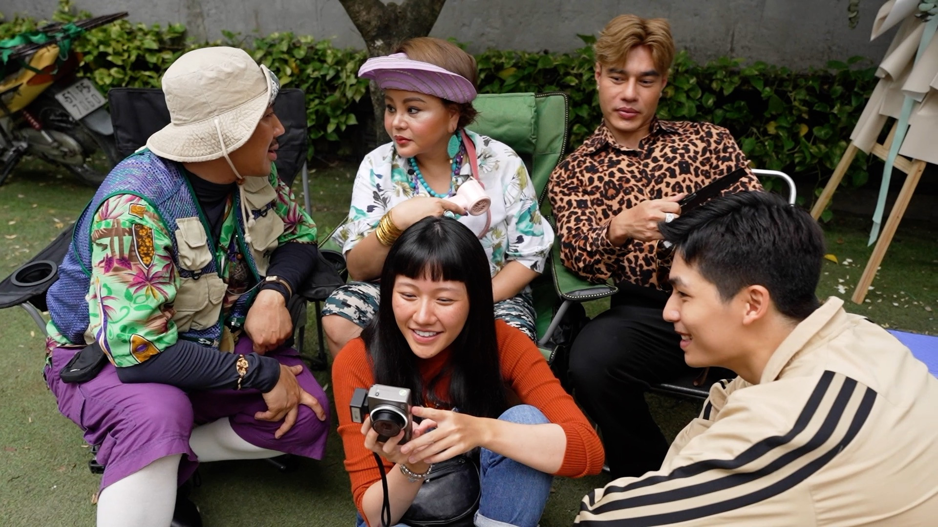 BTBT BTS Still 0021.jpg