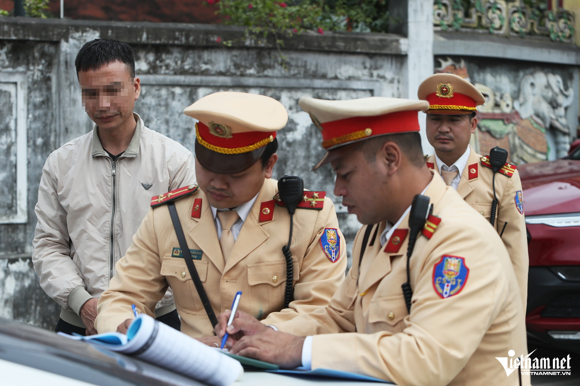W-ktra xe khach.jpg