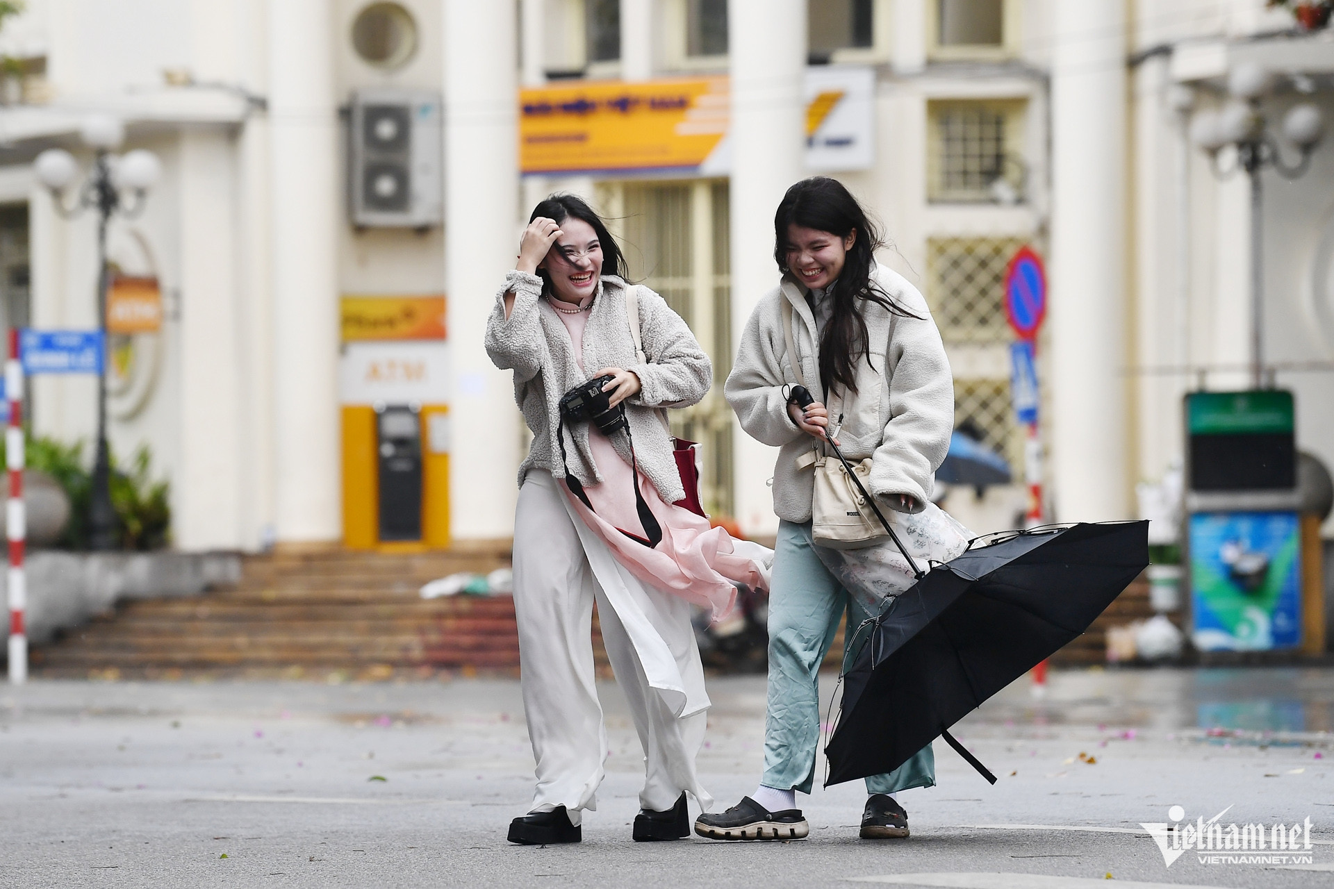 W-mua ret Ha Noi Bao Kien 1.jpg