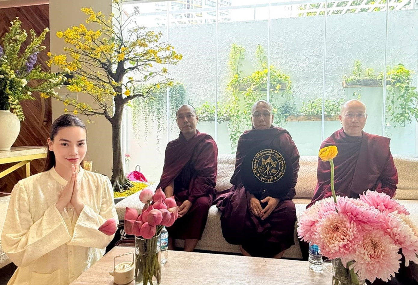 Hồ Ngọc Hà chia sẻ về phước lành, Lệ Quyên triết lý chuyện yêu đương