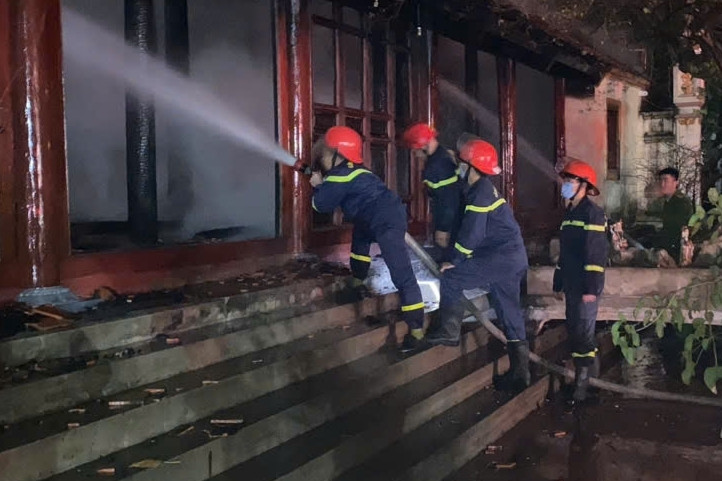 Cháy chùa Vẽ ở Bắc Giang trong đêm, nhiều cổ vật bị thiêu rụi