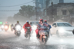 Áp thấp nhiệt đới khả năng hình thành ở vùng biển phía nam, TPHCM mưa trái mùa