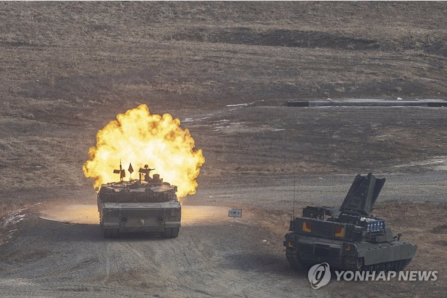 Mỹ - Hàn Quốc tập trận bắn đạn thật. Ảnh: Yonhap