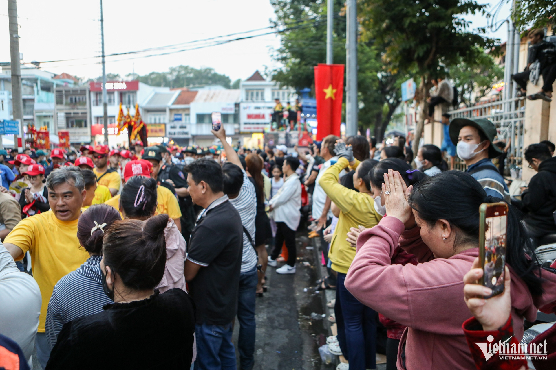 W-lễ hội chùa Bà, Bình Dương.jpg