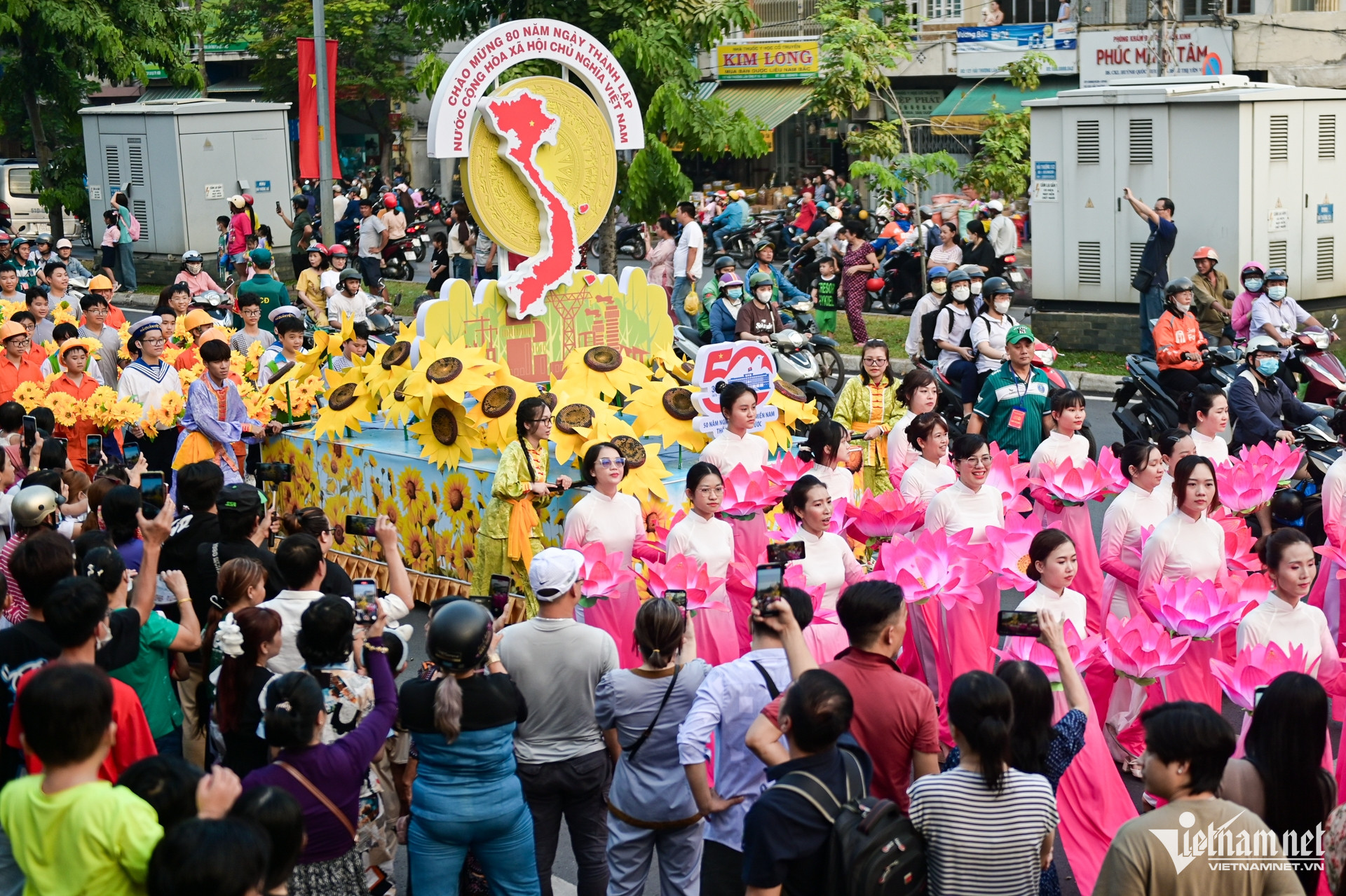 W-tết nguyên tiêu   nguyễn huế 17.jpg