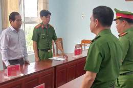 Bắt tạm giam cựu giám đốc văn phòng đăng ký đất đai ở An Giang