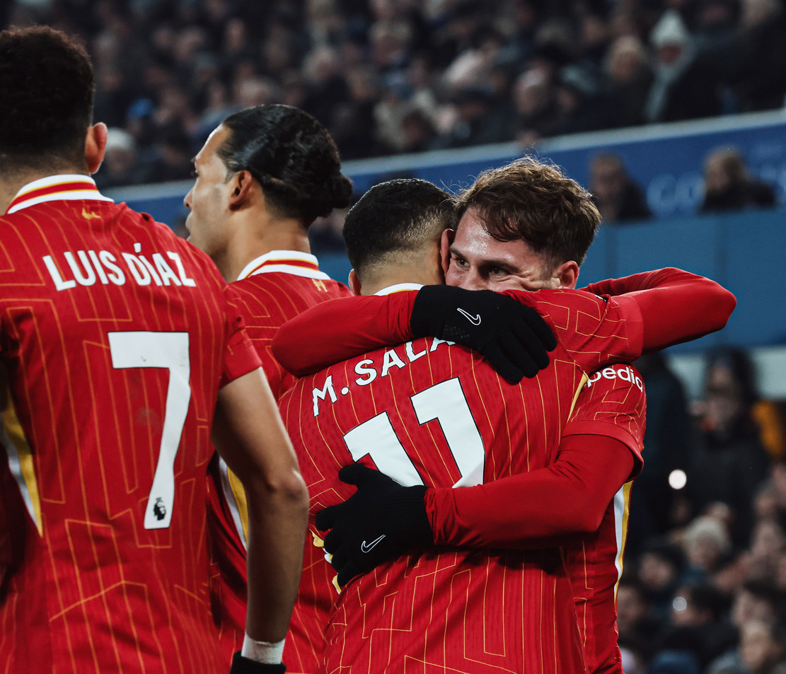 Liverpool đánh rơi chiến thắng trên sân Everton GjnLuXPW8AI3uEu.jpg