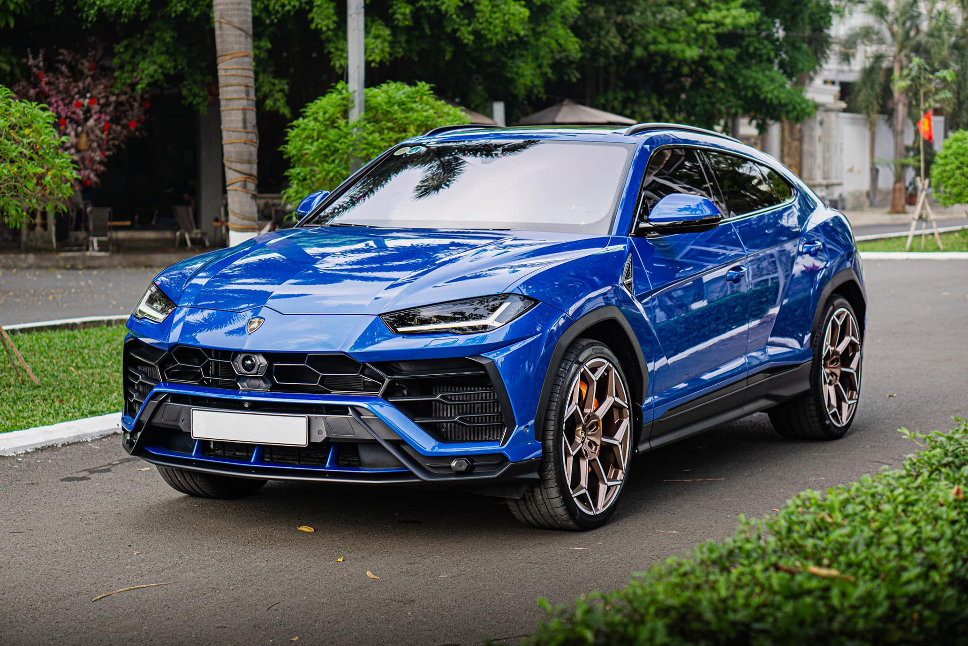 urus xanh 14.jpg