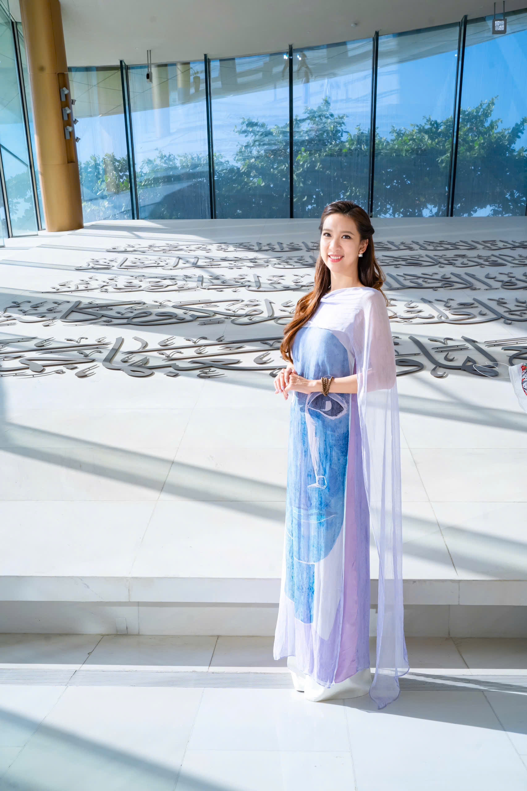 Họa sĩ Vương Linh .jpg