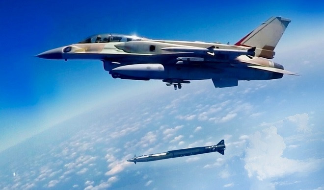 israel tan cong iran .jpg