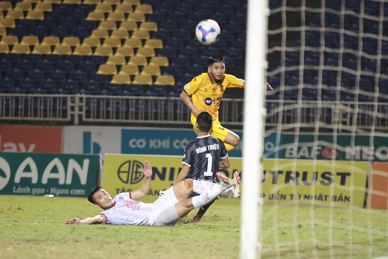 slna vs hai phong 2.jpg
