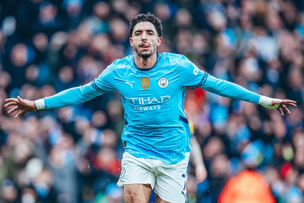 Marmoush rực sáng với hat-trick, Man City vùi dập Newcastle