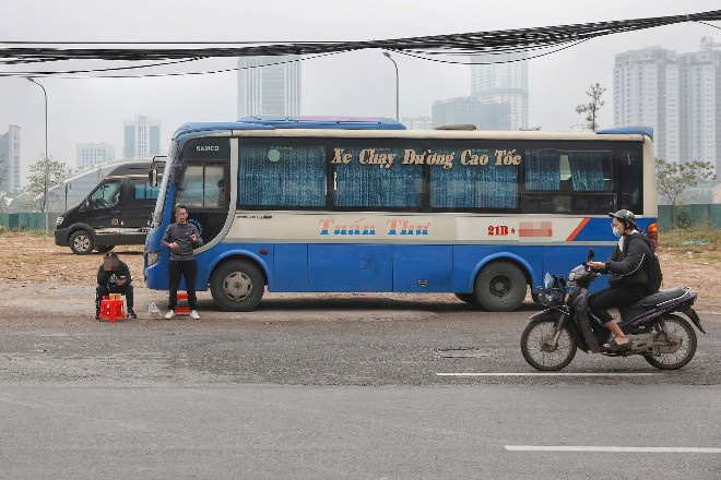 Bị phạt lỗi dừng ô tô khách sai quy định, tài xế viện lý do 'hỏng xe'