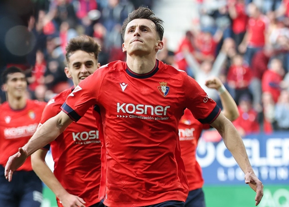 Osasuna vs Real Madrid 1.jpg