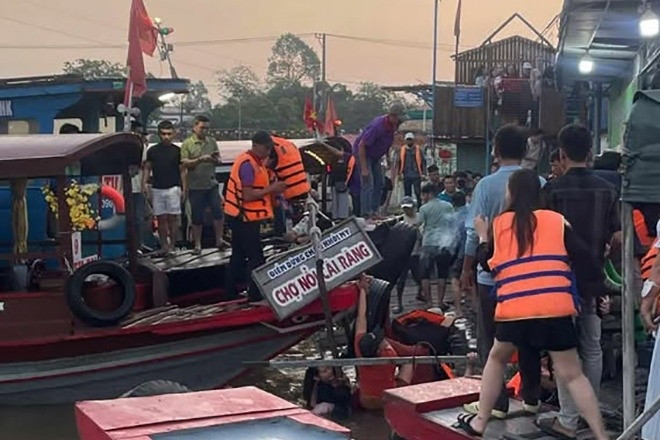Cần Thơ lên tiếng vụ du khách rơi xuống sông khi tham quan chợ nổi Cái Răng