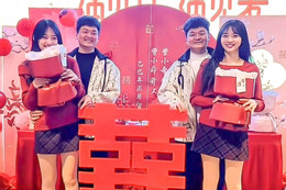 Hơn 4 triệu lượt xem lễ đính hôn cùng ngày của hai cặp sinh đôi