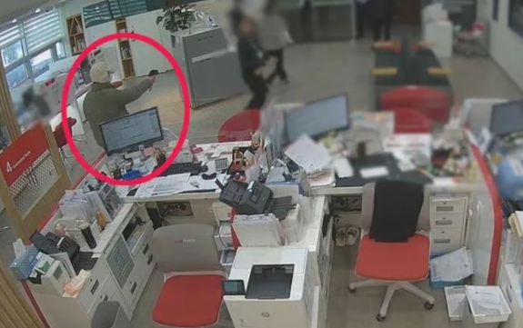 dung sung khung long do choi _381739757258.png