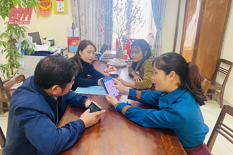 Hỗ trợ phụ nữ chuyển đổi số