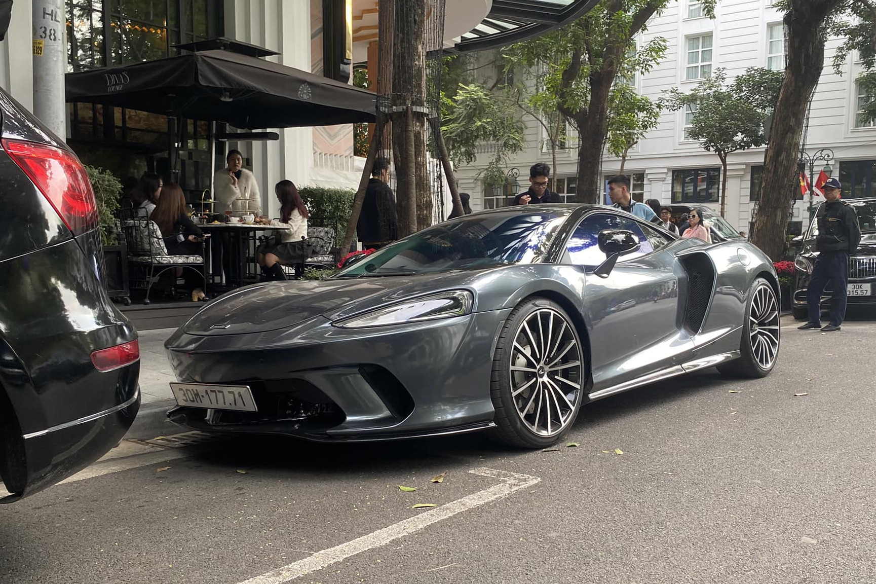 McLaren GT Vietnamnet 11.jpg